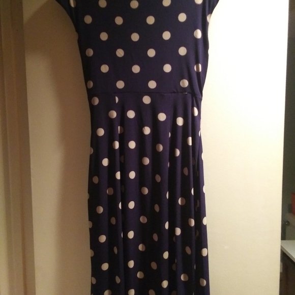 Dress - Picture 2 of 2